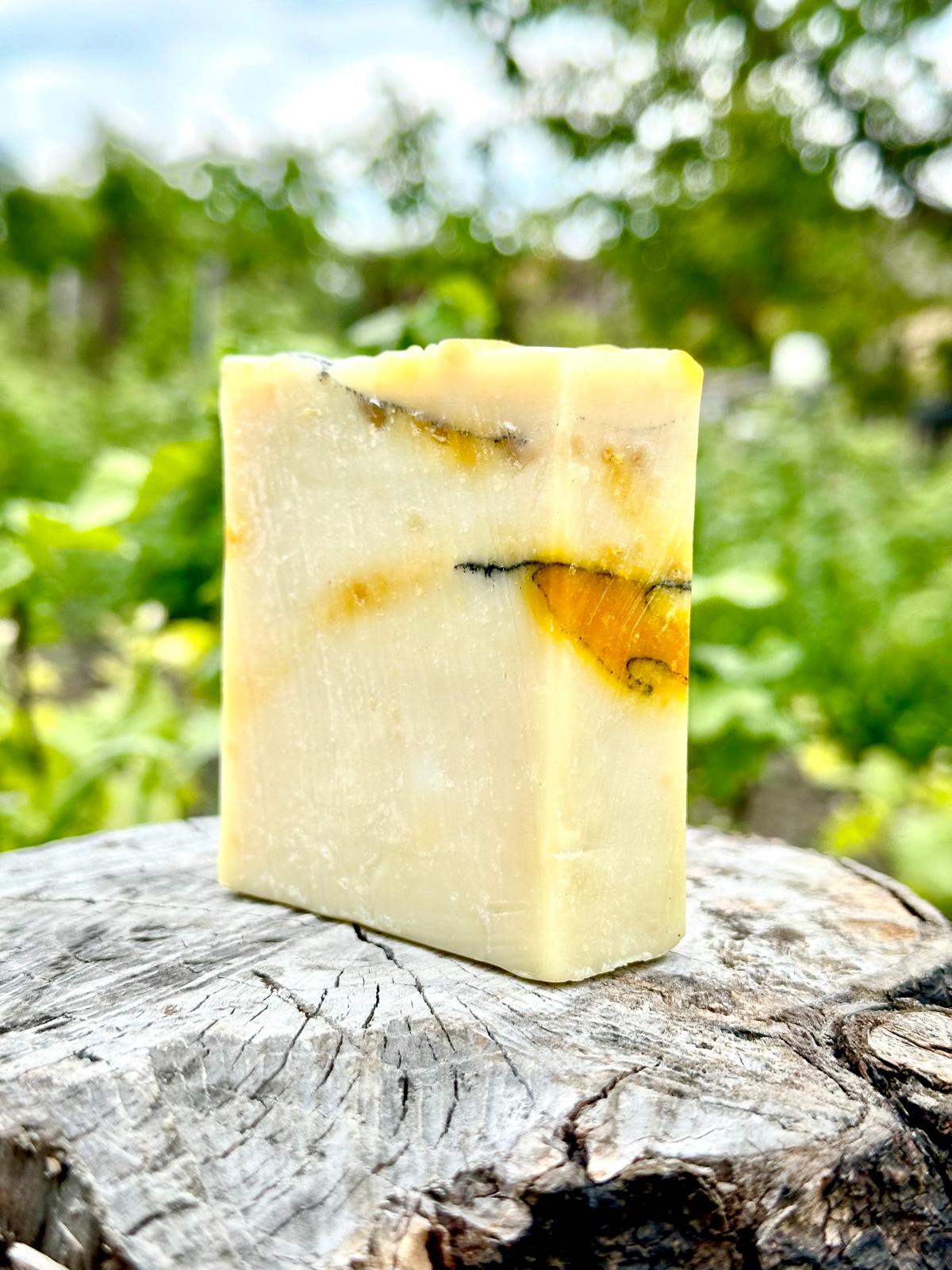 Săpun cu Lavandă, Miere și Aur Natural